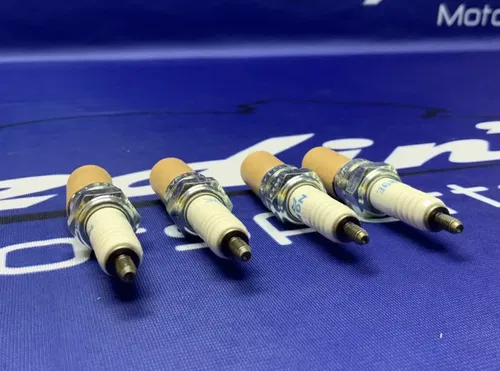 NGK Spark Plug (Pack of 4) CR9E