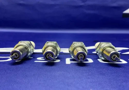 NGK Spark Plug (Pack of 4) CR9E