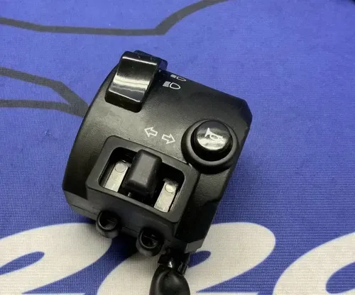 Yamaha Left Handlebar Switch Assembly YZF-R3 2019-2024 OEM BS7-H3972-01-00
