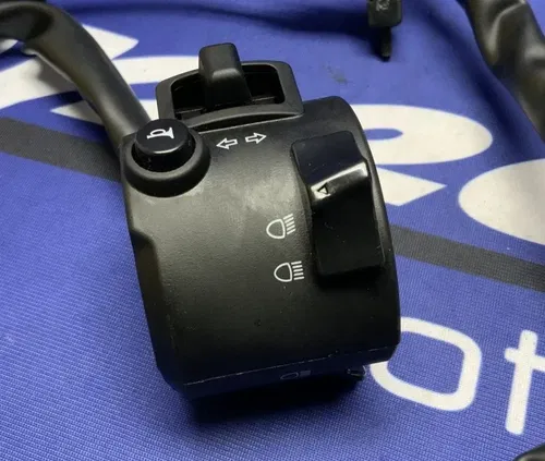 Yamaha Left Handlebar Switch Assembly YZF-R3 2019-2024 OEM BS7-H3972-01-00