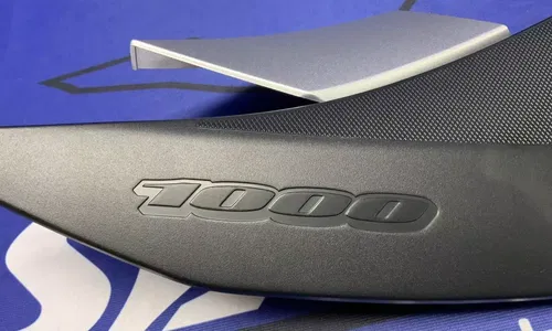 Suzuki Right Front Frame Cover GSXR-1000/R 2017-2025 OEM 47511-17K01
