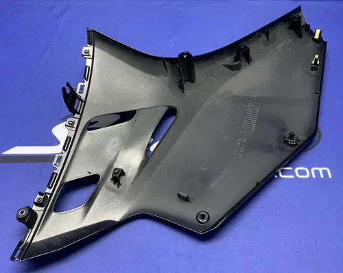 Yamaha Right Fairing (Black) YZF-R9 2025 OEM BKN-Y283V-10-P1