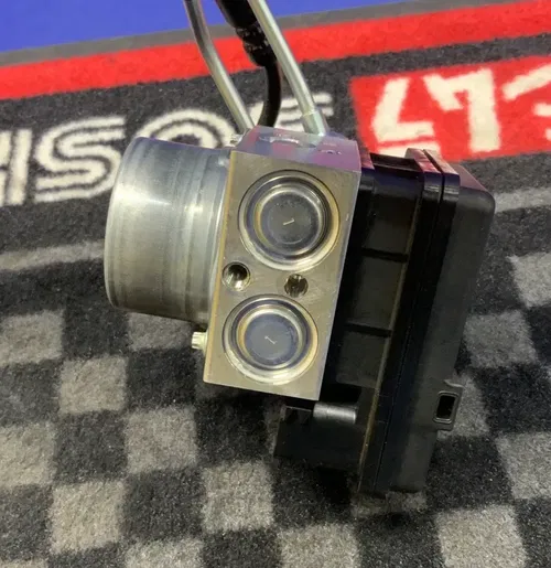 Yamaha ABS Pump Module Unit W/ Lines YZF-R6 2017-2024 OEM BN6-85930-09-00