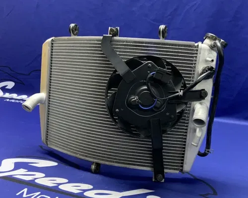 Suzuki Radiator Assembly W/ Fan GSXR 600 2004-2005 OEM 17800-29G00
