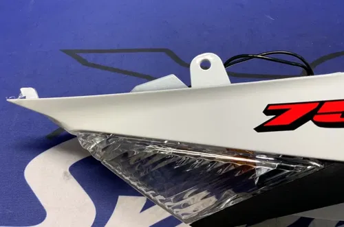 Suzuki Right Frame Cover W/ Turn Signal GSXR 750/600 11-25 OEM 47100-15J10-6KX