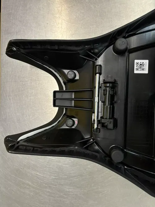 Suzuki GSX-8R 2024 Rider Seat OEM 45100-25L20-QZF