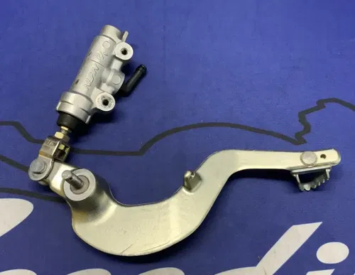 Yamaha Rear Master Cylinder Assembly YZ125 1998 OEM 3SP-2583V-00-00