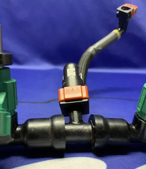 Kawasaki Secondary Fuel Rail System W/ Injectors ZX10R/RR 2017-24 OEM 49033-0564