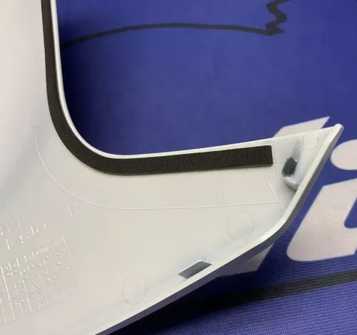 Suzuki Right White Fuel Tank Cover GSXR 600/750 2017-25 OEM 44270-14J80-YUH