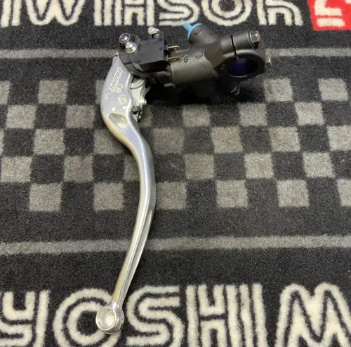 Yamaha Front Brake Master Cylinder Assembly YZF-R6 2017-2024 OEM 2CR-2580A-00-00