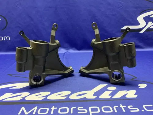 Yamaha Lower Fork Lugs YZF-R6 2016 OEM 2CX-23102-00-00, 2CX-23103-00-00