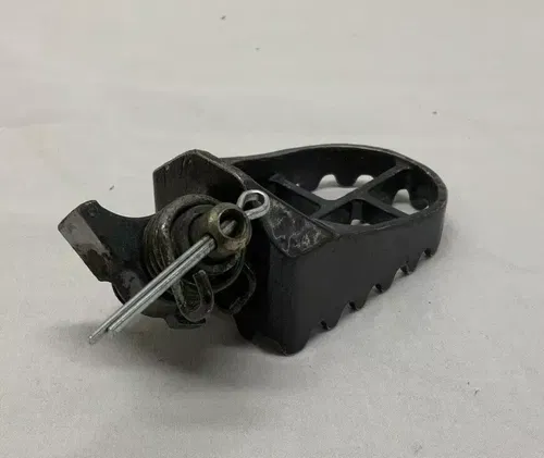 Yamaha L/R Footrest YZ 125/250 1997-2003 OEM 5ET-27411-00-00