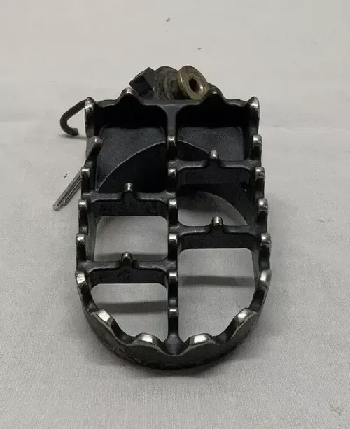 Yamaha L/R Footrest YZ 125/250 1997-2003 OEM 5ET-27411-00-00
