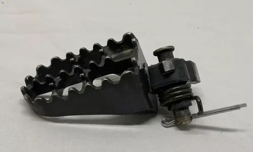 Yamaha L/R Footrest YZ 125/250 1997-2003 OEM 5ET-27411-00-00