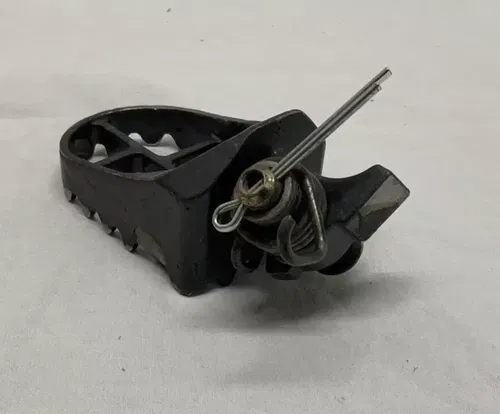 Yamaha L/R Footrest YZ 125/250 1997-2003 OEM 5ET-27411-00-00