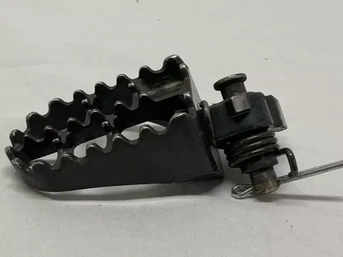 Yamaha L/R Footrest YZ 125/250 1997-2003 OEM 5ET-27411-00-00