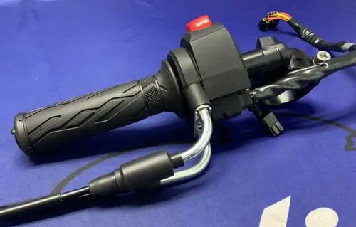 Suzuki Right Handlebar Assy W/Switches GSXR-600/750,2011-2024 OEM 37200-47H30