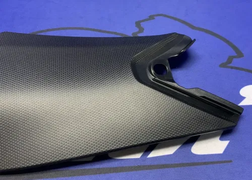 Yamaha Left Tank Cover (Black) YZF-R9 2025 OEM BKN-2171L-00-00