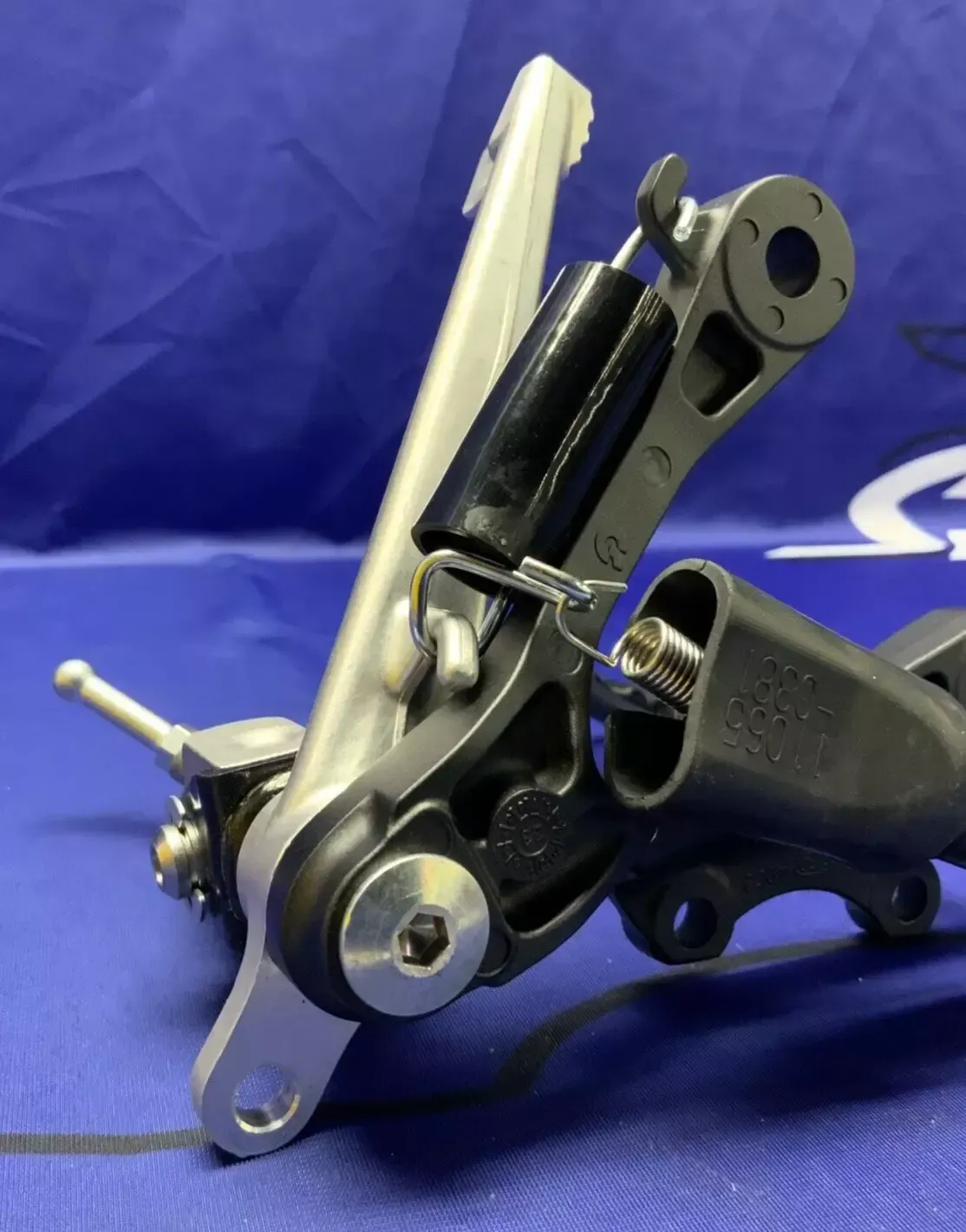 さゃ Foot Rest Plate Brake Lever Right 35063-0590-18R Kawasaki