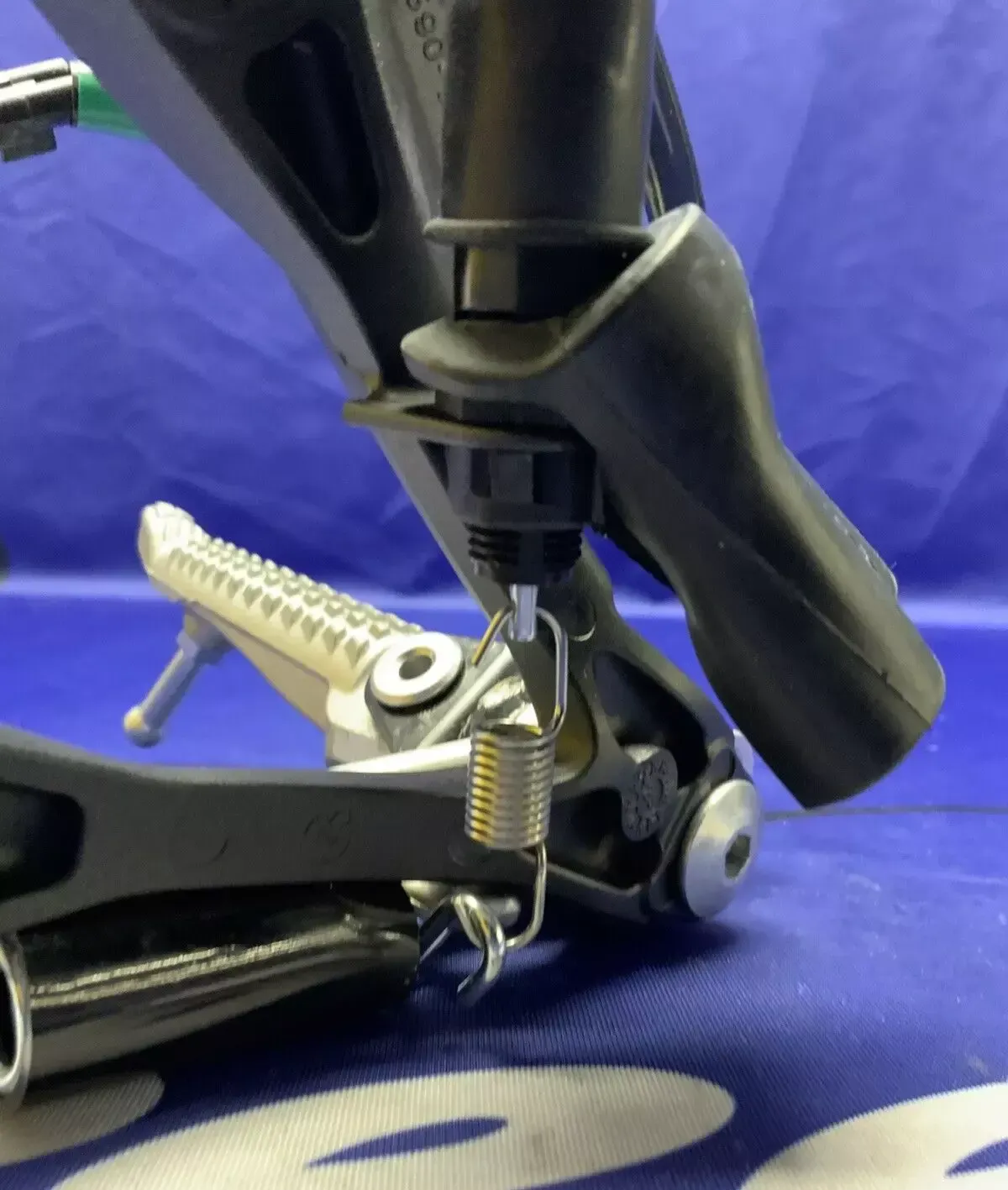 専用^_^ Kawasaki ZX6 ZX6R Right Rear Set Brake Mount Bracket 35063