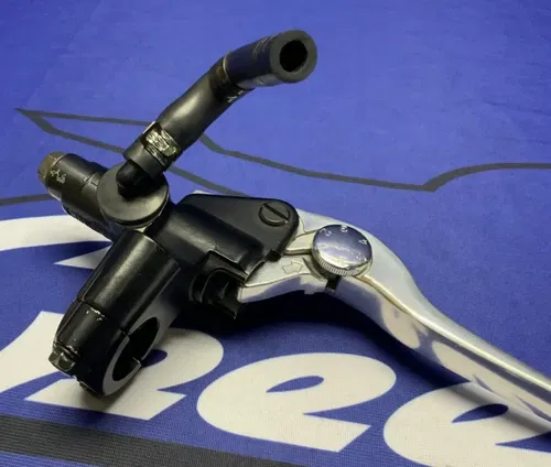 Suzuki Front Master Cylinder Assembly GSXR 600 1997-2000 OEM 59600-17C00