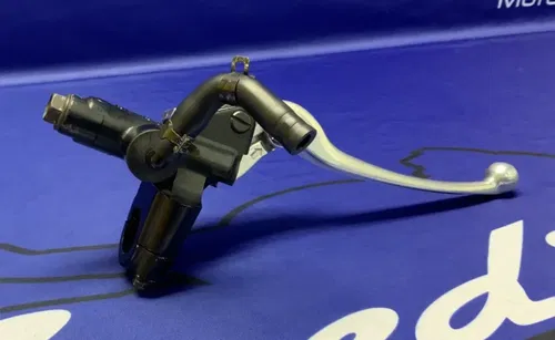 Suzuki Front Master Cylinder Assembly GSXR 600 1997-2000 OEM 59600-17C00