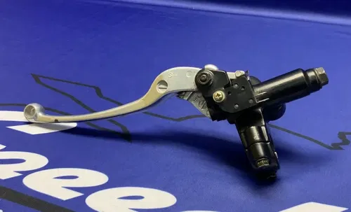 Suzuki Front Master Cylinder Assembly GSXR 600 1997-2000 OEM 59600-17C00