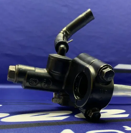 Suzuki Front Master Cylinder Assembly GSXR 600 1997-2000 OEM 59600-17C00