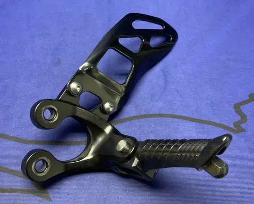 Suzuki Left Rear Set GSXR 600/750 2011-2025 OEM 43526-37H10