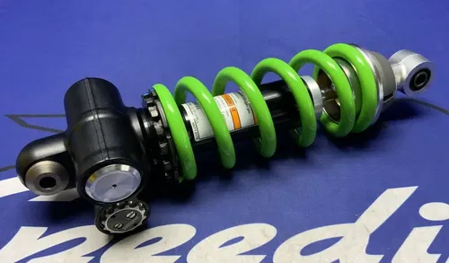 配送員設置 Kawasaki Rear Shock Absorber (KRT) ZX-4R/RR 2023-2025 OEM アクセサリー