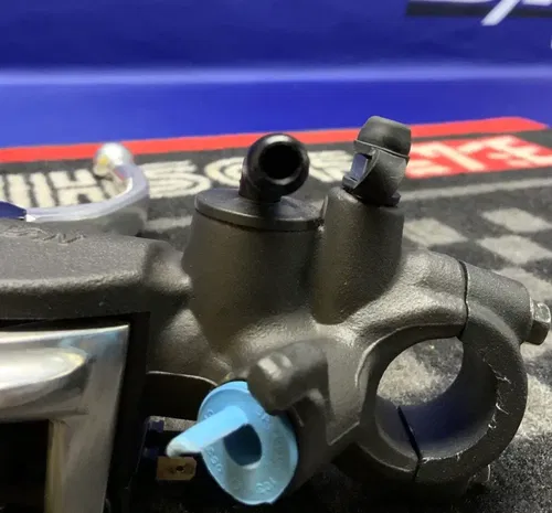 Yamaha Front Brake Master Cylinder Assembly YZF-R6 2017-2024 OEM 2CR-2580A-00-00