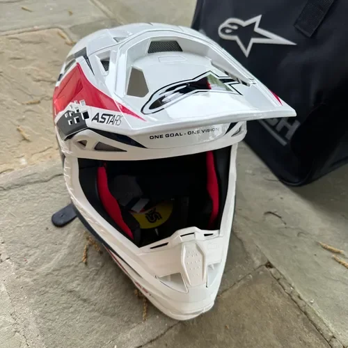 Alpinestars Supertech S-M10 Carbon Helmet Size S