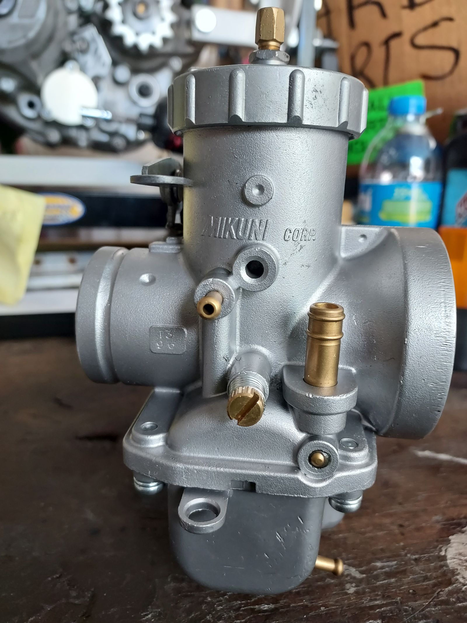 Yz 125 mikuni carburetor top
