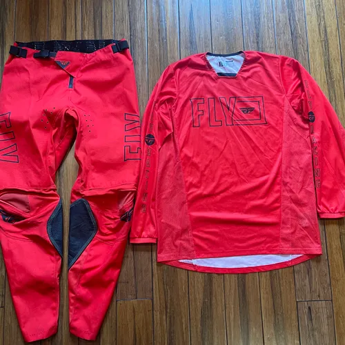 Fly Racing Kinetic Fuel Riding Gear Set-Great Condition