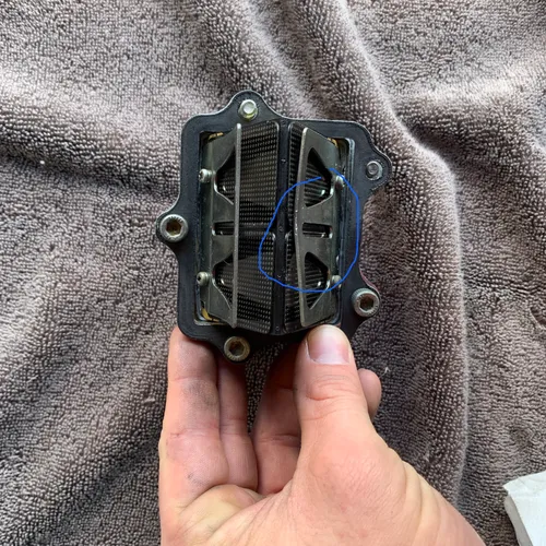 YZ 250 Reed Cage And Intake Assembly