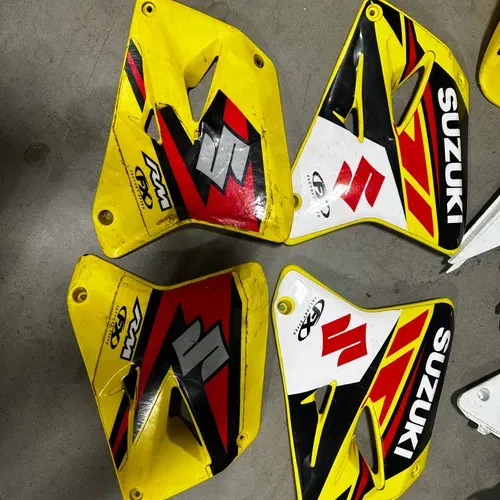 2005 Rm250 Plastics 