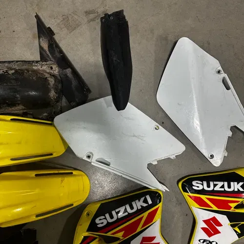 2005 Rm250 Plastics 