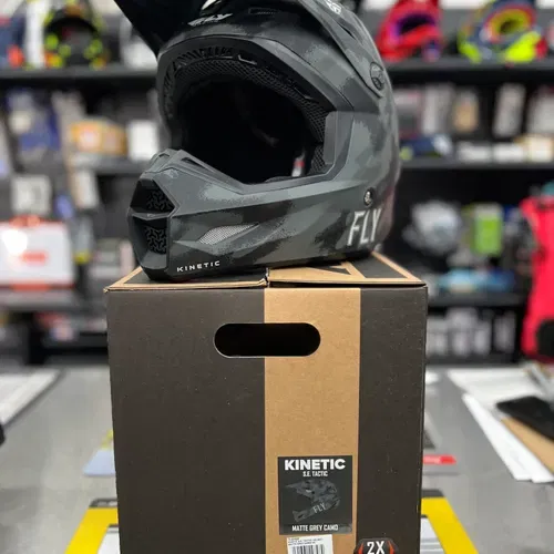 FLY RACING KINETIC S.E. TACTIC HELMET MATTE GREY CAMO 2X
