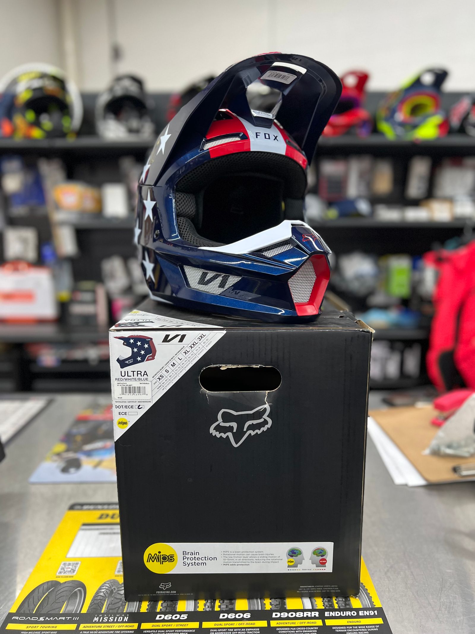 Fox Racing V1 Ultra Helmet (White/Red/Blue) 26572-574-S