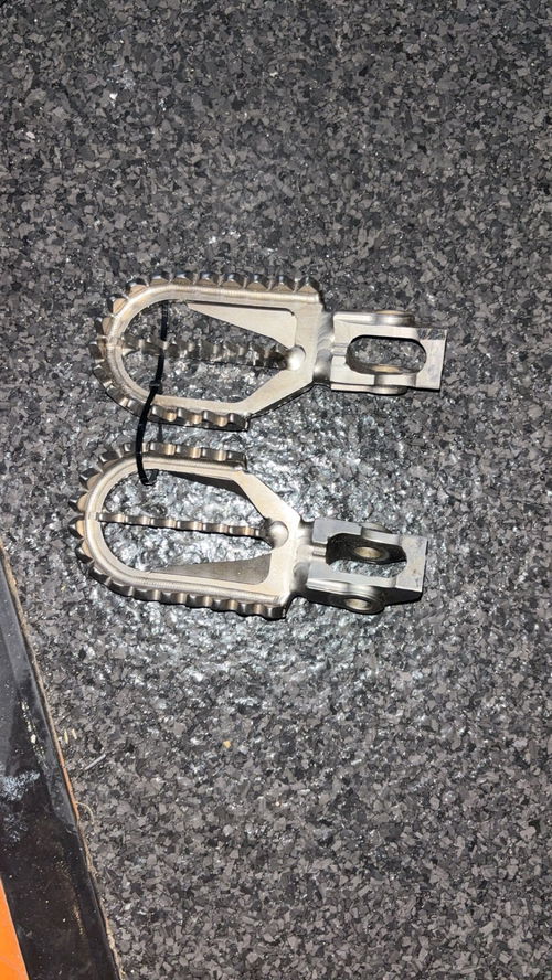 Raptor Foot pegs 
