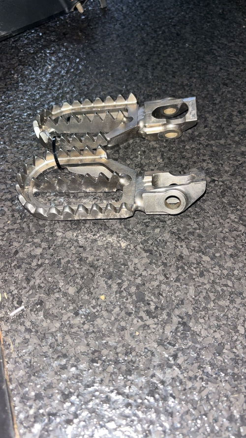 Raptor Foot pegs 
