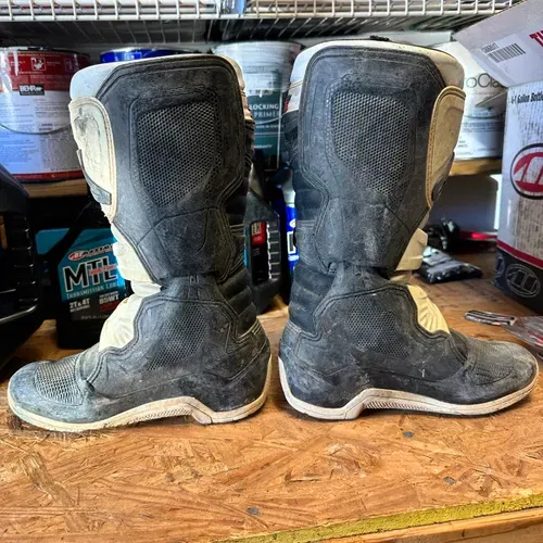 Youth Alpinestars Boots - Size 2