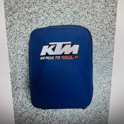 100% Goggles & Case With Extras!