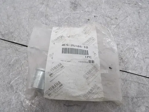 YAMAHA OEM NOS FRONT WHEEL AXLE SPACER COLLAR  4ES-25183-10  YZ80