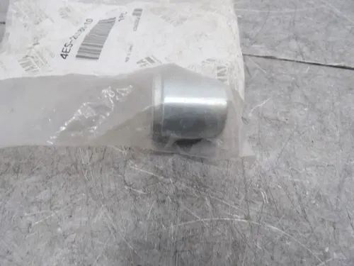 YAMAHA OEM NOS FRONT WHEEL AXLE SPACER COLLAR  4ES-25183-10  YZ80
