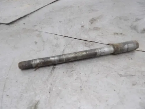 1986 YAMAHA YZ125 FRONT WHEEL AXLE BOLT SHAFT SPACER NUT 4GY-25181-00-00