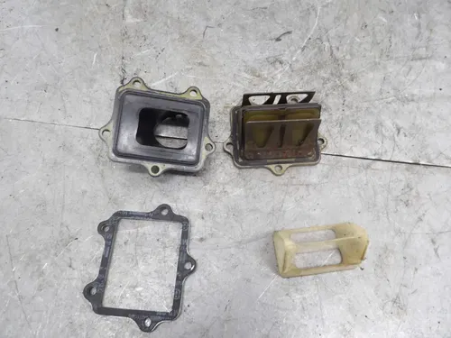 2021 YAMAHA 02-22 YZ250 OEM INTAKE REED VALVE BLOCK CARB BOOT JOINT REEDS