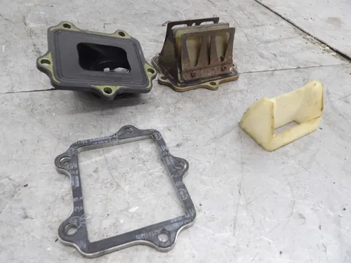 2021 YAMAHA 02-22 YZ250 OEM INTAKE REED VALVE BLOCK CARB BOOT JOINT REEDS