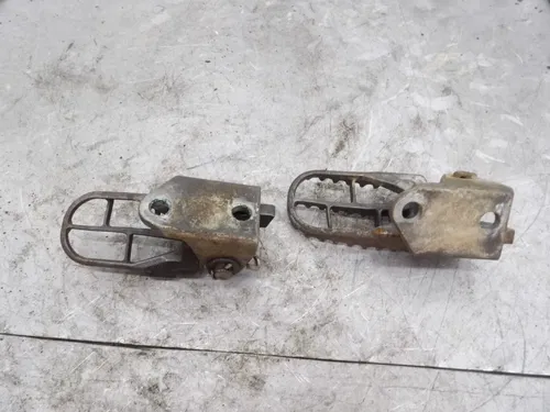 08 Suzuki RMZ250 Foot Rest Peg Brackets Mounts Left & Right 41865-35G00