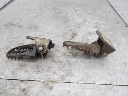 08 Suzuki RMZ250 Foot Rest Peg Brackets Mounts Left & Right 41865-35G00